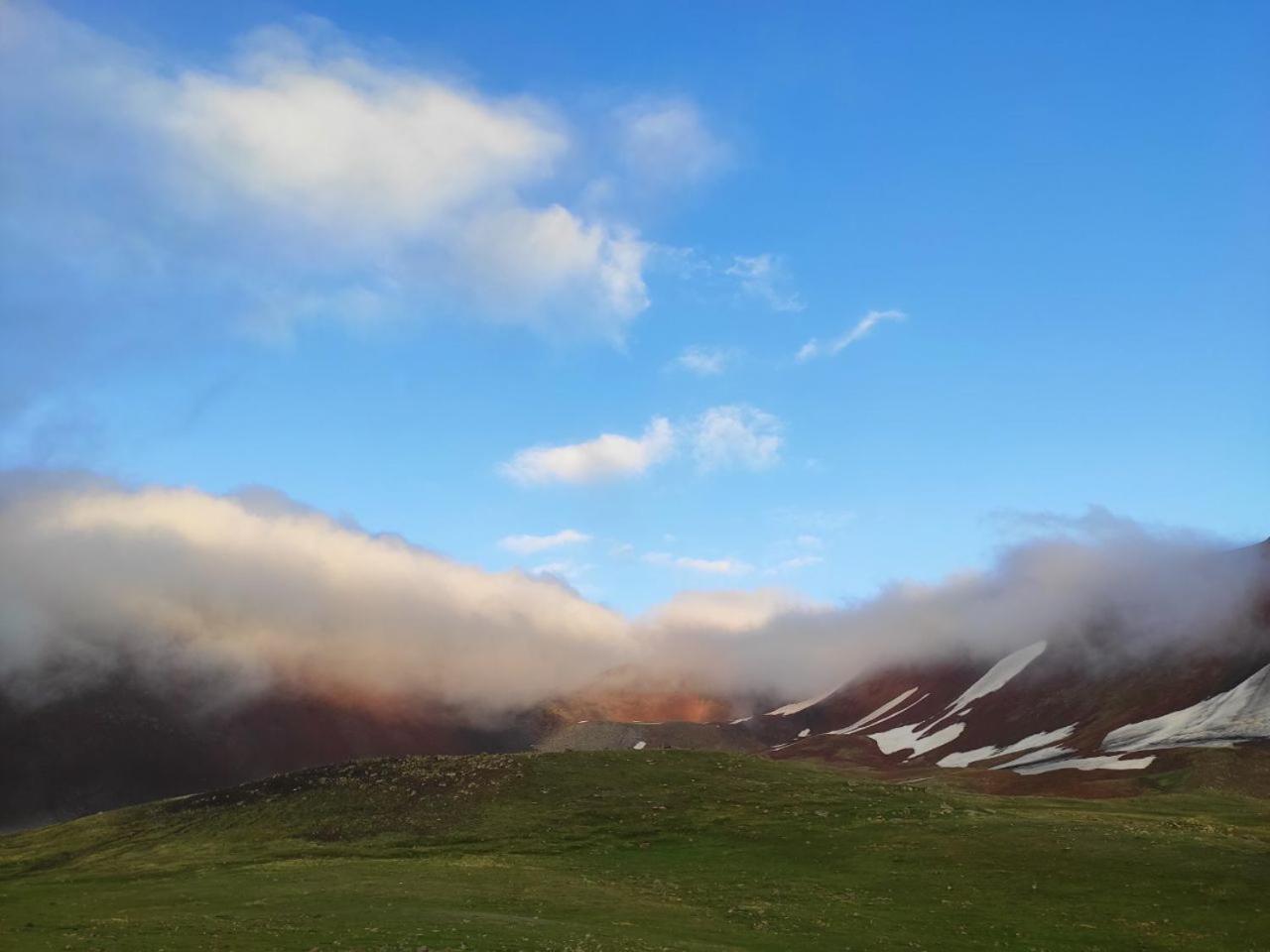 Highland Hostel エレバン エクステリア 写真