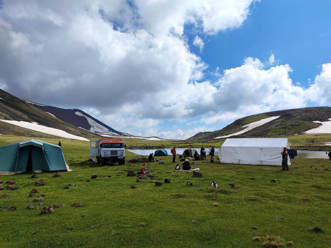 Highland Hostel エレバン エクステリア 写真