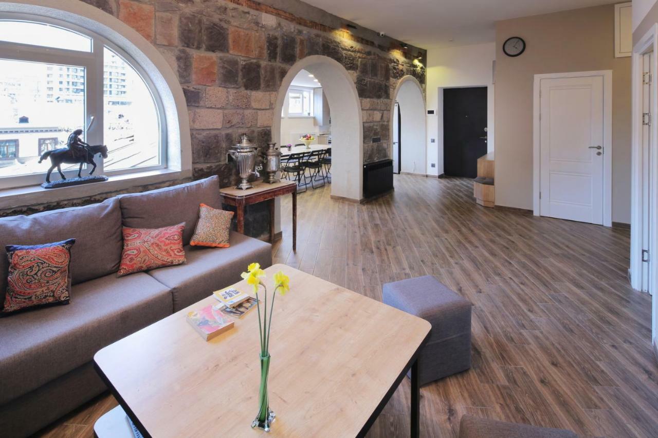 Highland Hostel エレバン エクステリア 写真
