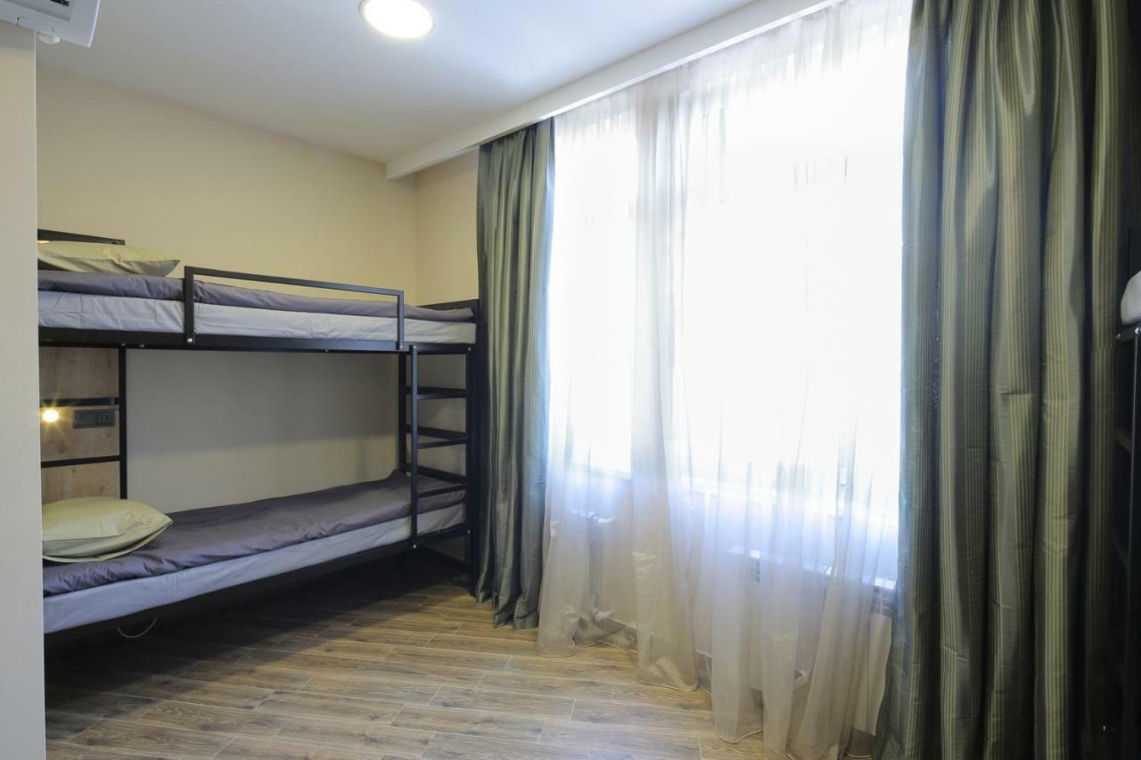Highland Hostel エレバン エクステリア 写真